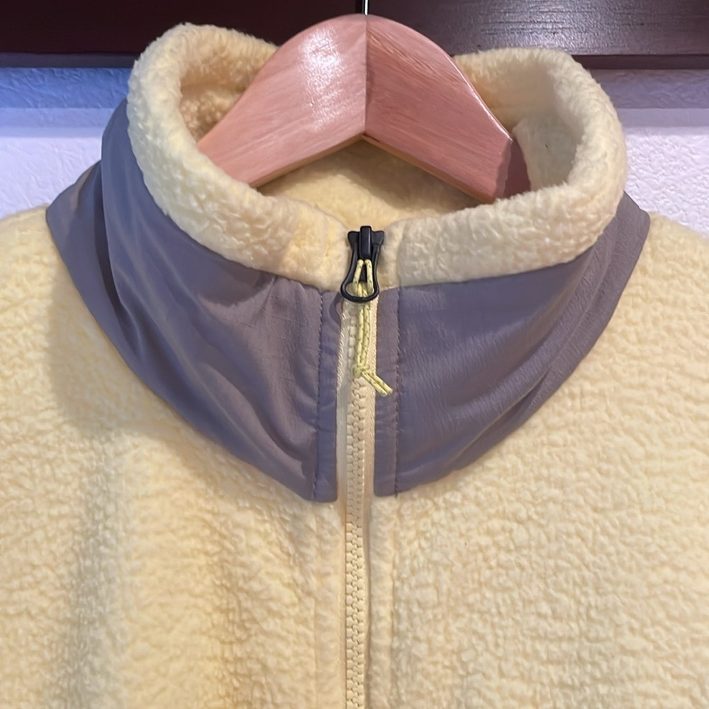 NWOT Marmot ‘94 E.C.O. Recycled Fleece Pullover, Bright Yellow, Size XL - Picture 6 of 10
